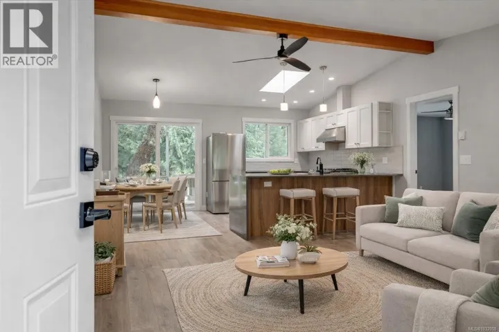 840 Mary Rd, Gabriola Island, British Columbia V0R1X3