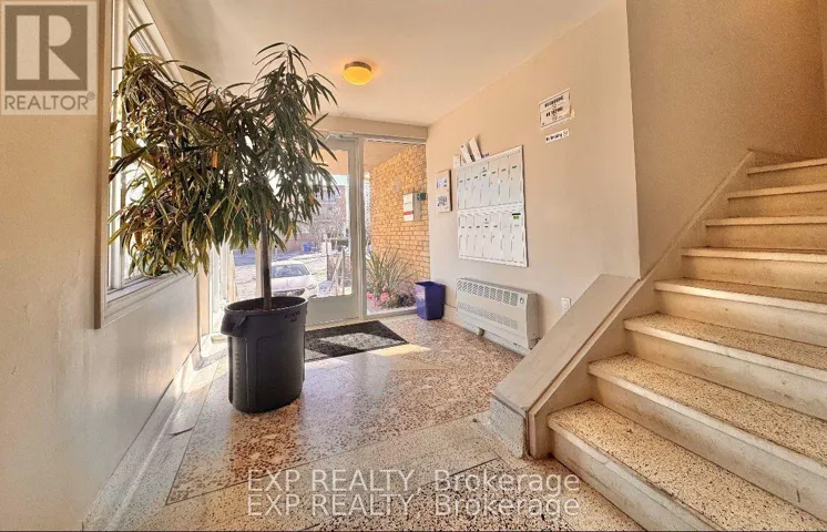 104 - 5 PAISLEY BOULEVARD E, Mississauga (Cooksville), Ontario L6A1P3