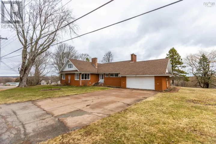 19 Biggs Drive, East Amherst, Nova Scotia B4H3Y2