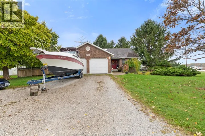 879 ROAD 2 W, Kingsville, Ontario N9Y2E4