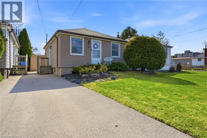 752 NINTH Avenue, Hamilton, Ontario L8T2A6