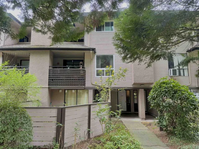 10589 HOLLY PARK LANE, Surrey, British Columbia V3R6X8