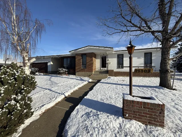 15105 92 St NW, Edmonton, Alberta T5E3S6
