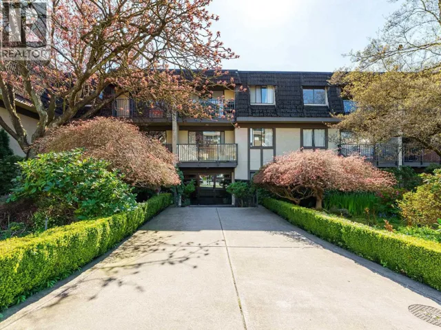 105 307 W 2ND STREET, North Vancouver, British Columbia V7M1E2