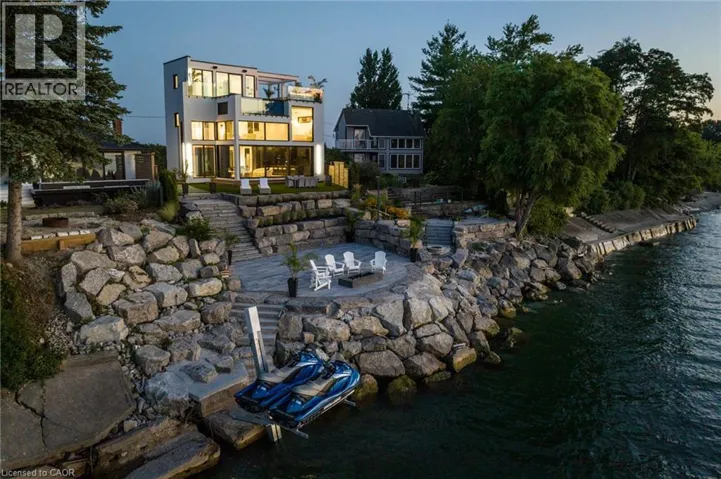 6 FIRELANE 11A Street, Niagara-on-the-Lake, Ontario L0S1J0