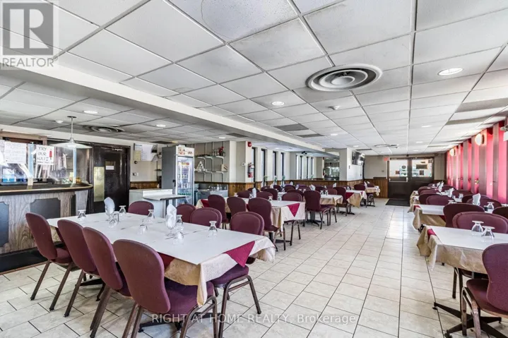 5951 CLARK AVENUE, Niagara Falls (Clifton Hill), Ontario L2G3W3