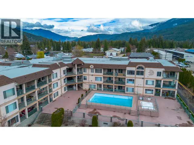 1002 Riverside Avenue Unit# 304, Sicamous, British Columbia V0E2V1