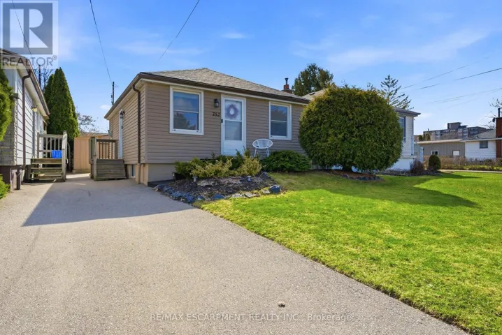 752 NINTH AVENUE, Hamilton (Hampton Heights), Ontario L8T2A6