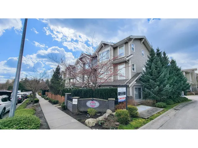 4 7059 210 STREET, Langley, British Columbia V2Y0T2