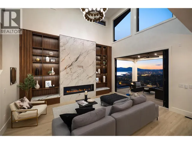 1016 EMSLIE Street, Kelowna, British Columbia V1W0C3