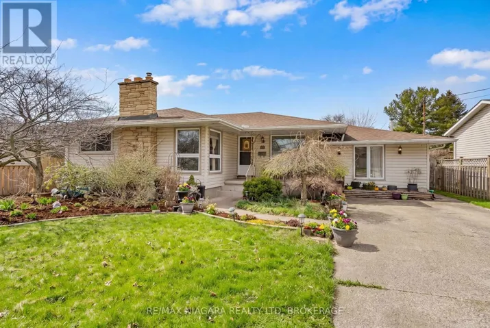 125 WINDWARD STREET, St. Catharines (Carlton/Bunting), Ontario L2M4C7