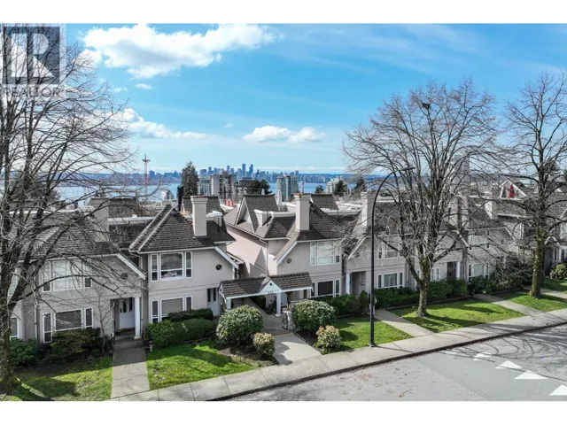 104 225 E 6TH STREET, North Vancouver, British Columbia V7L1P4