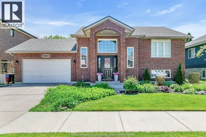 200 RIVERVIEW AVENUE, LaSalle, Ontario N9J3Y1