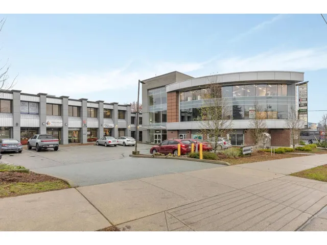 202 33119 SOUTH FRASER WAY, Abbotsford, British Columbia V2S6P9