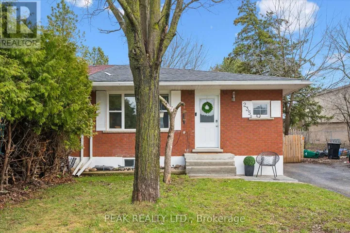B - 235 CEDARBRAE AVENUE, Waterloo, Ontario N2L4S8