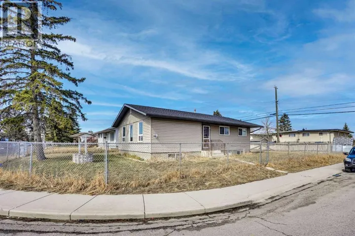 1004 Penrith Crescent SE, Calgary, Alberta T2A2H7