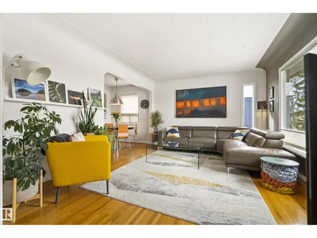 13519 110 A AV NW, Edmonton, Alberta T5M2M8