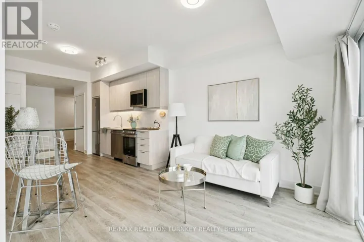 018 - 185 DEERFIELD ROAD, Newmarket (Central Newmarket), Ontario L3Y0G7