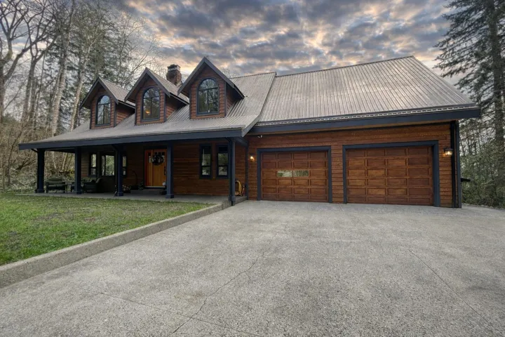 32744 RICHARDS AVENUE, Mission, British Columbia V2V7E7