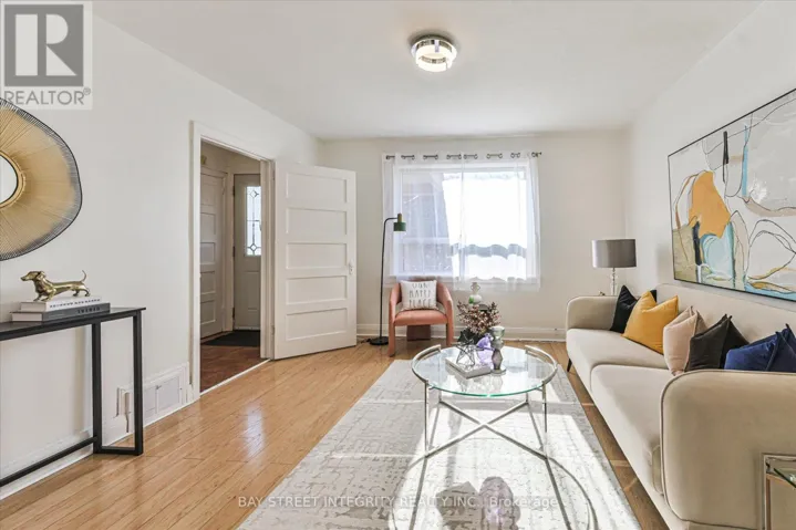 5 REGENT STREET, Toronto (Keelesdale-Eglinton West), Ontario M6N3N6