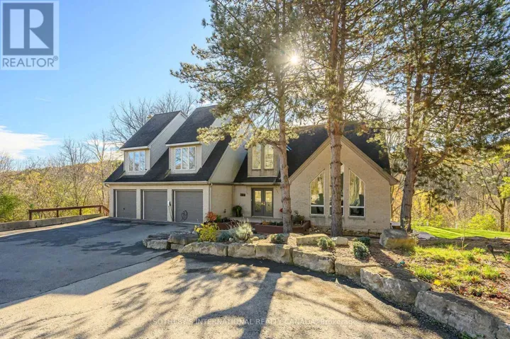 774 OLD DUNDAS ROAD, Hamilton, Ontario L9H5E3