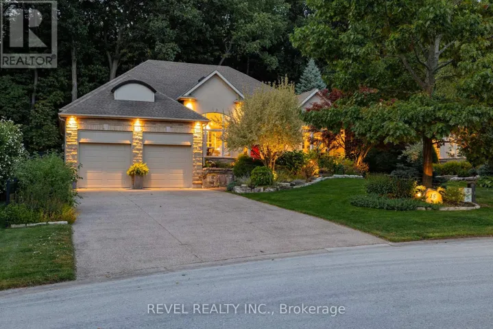 15 MANSFIELD DRIVE, Pelham (Fenwick), Ontario L0S1C0