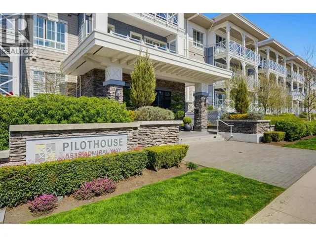 220 5535 ADMIRAL WAY, Ladner, British Columbia V4K0E3
