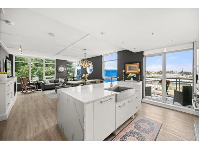 604 15152 RUSSELL AVENUE, White Rock, British Columbia V4B0A3