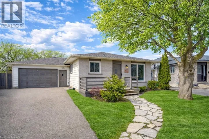 72 ST JEROME Crescent, Kitchener, Ontario N2C2L2