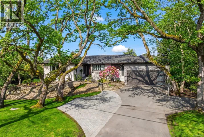 910 Foul Bay Rd, Victoria, British Columbia V8S4H8