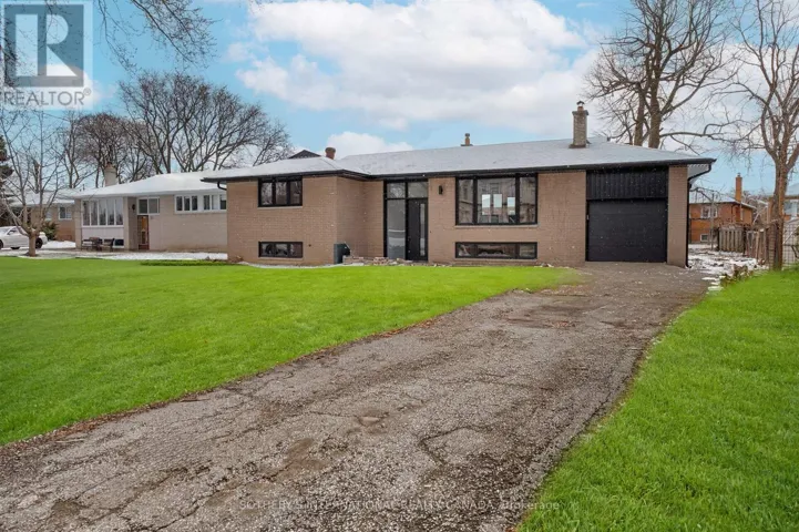 33 LANCER DRIVE, Vaughan (Maple), Ontario L6A1E1