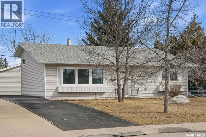 27 Lindsay DRIVE, Saskatoon, Saskatchewan S7H3E2
