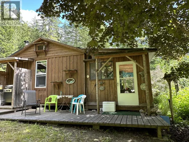 4460 6 Highway, Arrow Park, British Columbia V0G1R1