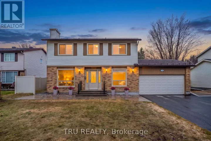256 HOYLAKE CRESCENT, Ottawa, Ontario K1E2M8