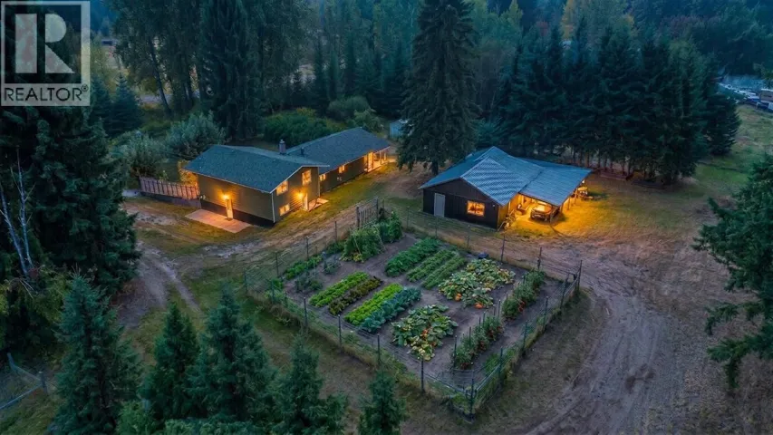3710 Ladybird Road, Krestova, British Columbia V0G1H2