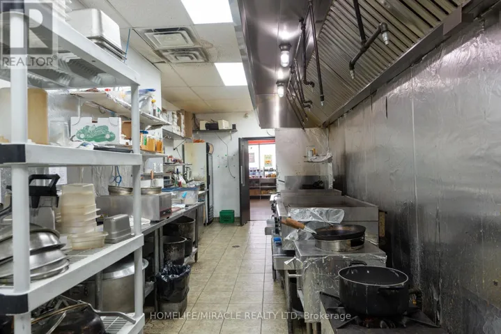 671 MARKHAM ROAD, Toronto (Woburn), Ontario M1H2A4