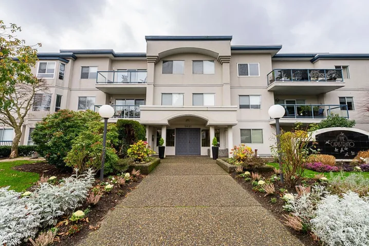 104 1441 BLACKWOOD STREET, White Rock, British Columbia V4B3V6