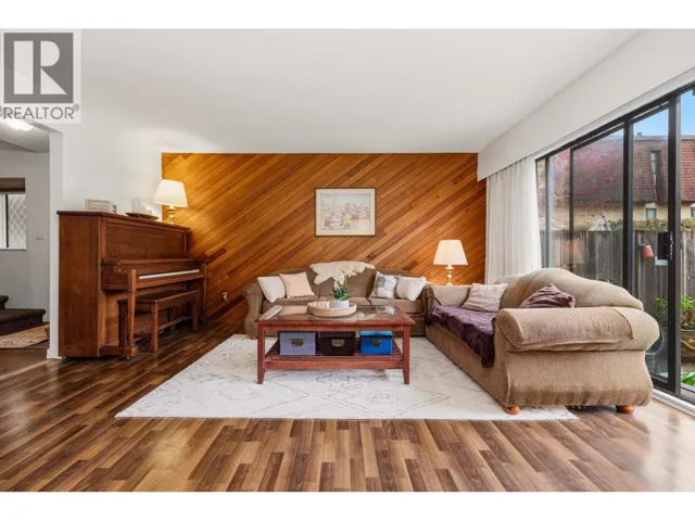 841 OLD LILLOOET ROAD, North Vancouver, British Columbia V7J2H6