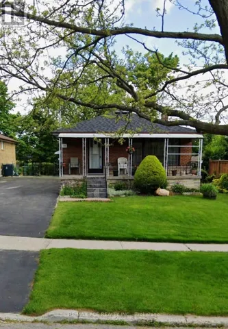 36 DELAWANA DRIVE, Toronto (Woburn), Ontario M1G2A8