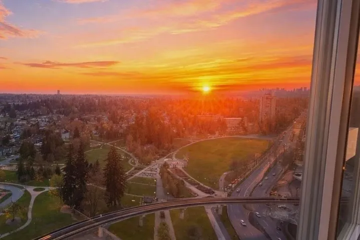 2810 13618 100 AVENUE, Surrey, British Columbia V3T0A8