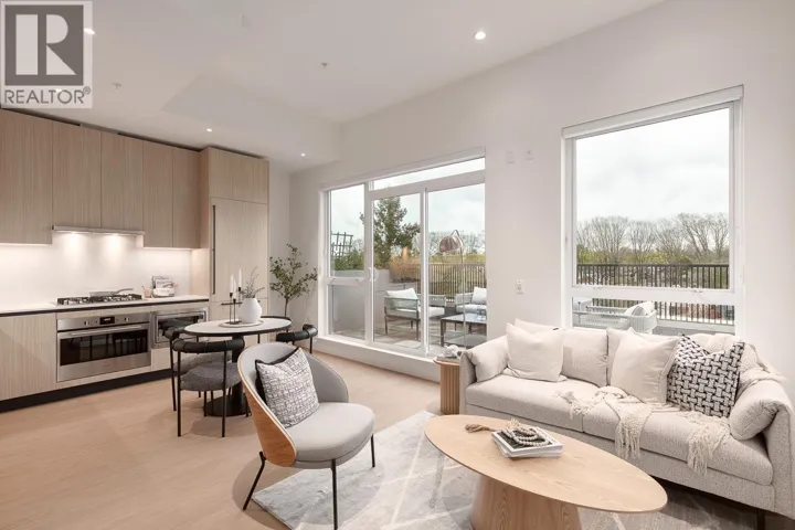 601 2235 E BROADWAY, Vancouver, British Columbia V5N0J5