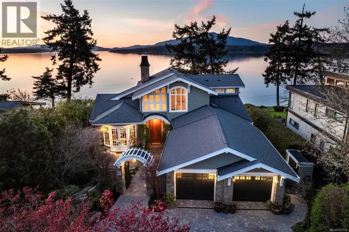 9752 GLYNNWOOD PARK Rd, North Saanich, British Columbia V8L5H4