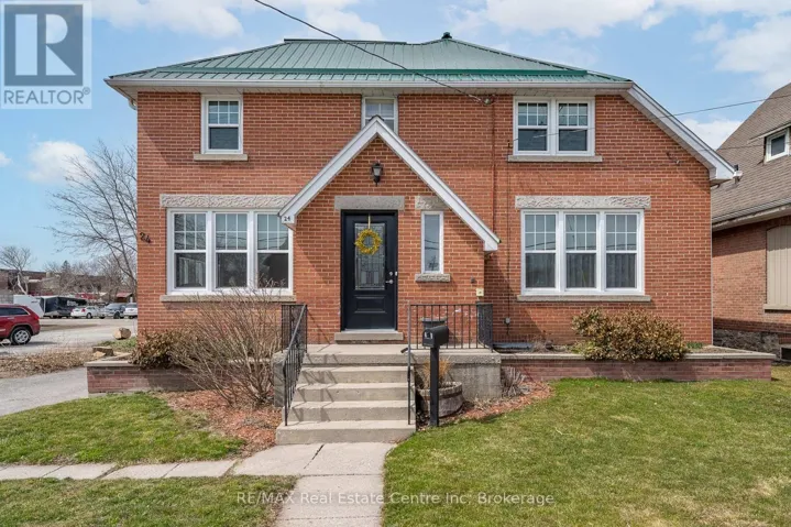 24 LINDSAY STREET, Kawartha Lakes (Fenelon Falls), Ontario K0M1N0