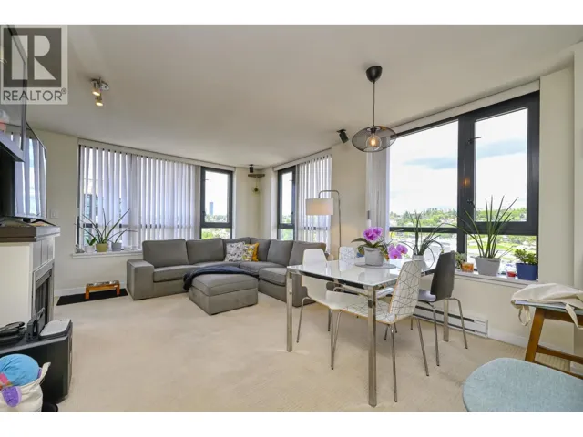 1307 1 RENAISSANCE SQUARE, New Westminster, British Columbia V3M0B6