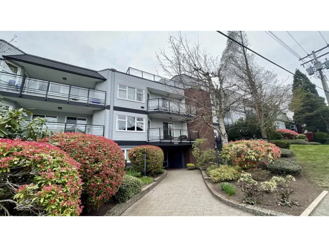 203 1273 MERKLIN STREET, White Rock, British Columbia V4B4B8
