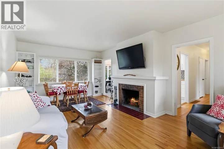 1445 Brooke St, Victoria, British Columbia V8S1M4