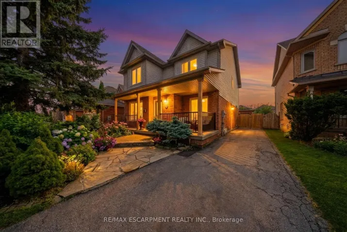 66 SEGWUN ROAD, Hamilton (Waterdown), Ontario L0R2H6