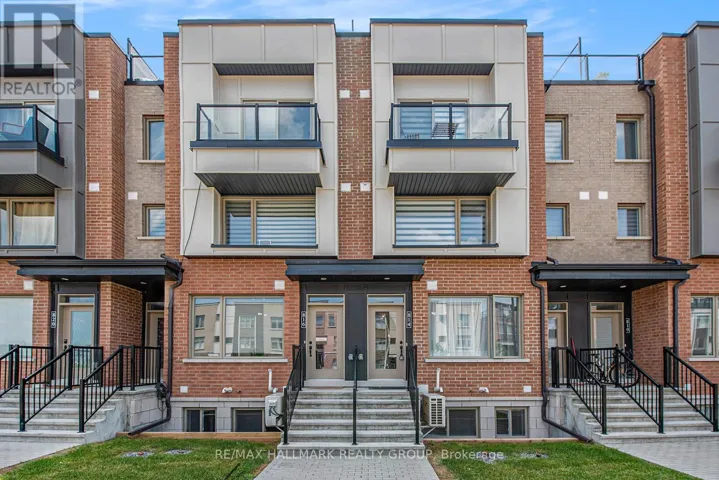814 MIKINAK ROAD, Ottawa, Ontario K1K0P2