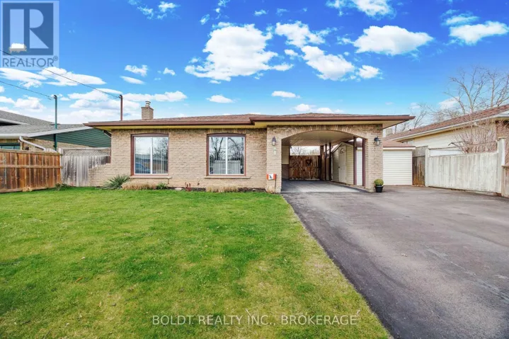 23 ACADIA CRESCENT, St. Catharines (Secord Woods), Ontario L2P1H7