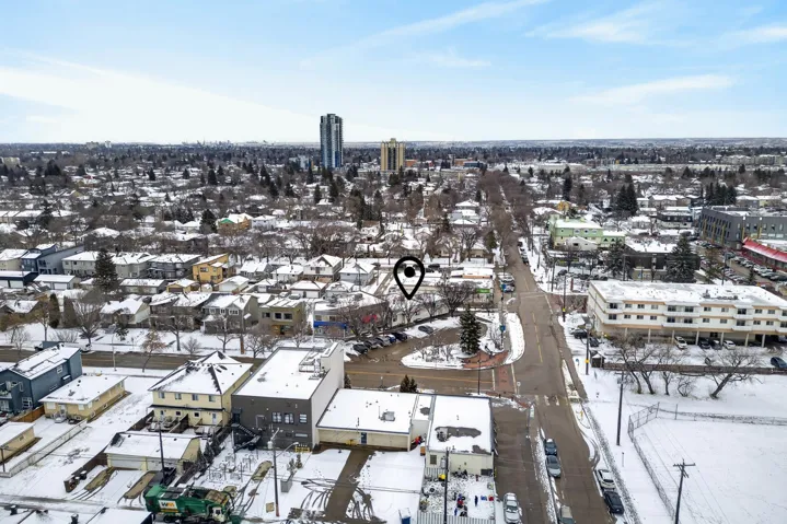 8815A 92 St NW, Edmonton, Alberta T6C3P9